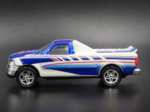 Modello Diorama Diecast In Scala 1/64 Di Un Pickup Ford F150 Bianco 1997 - 2004 - Foto 4 di 8