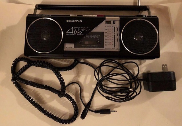 sanyo mini boombox