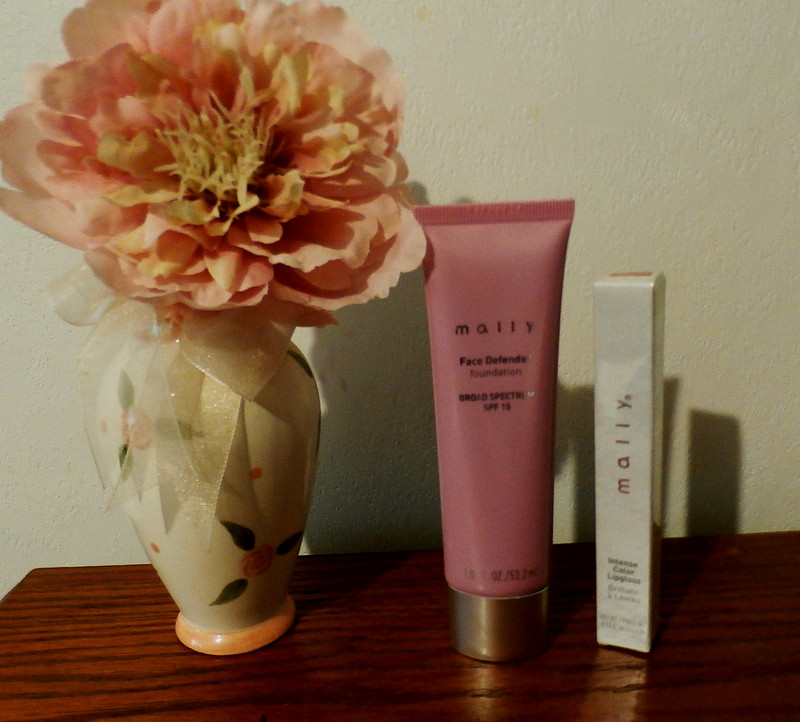 Mally Lot: Face Defender Cream Foundation & Intense Color Lip Gloss New!
