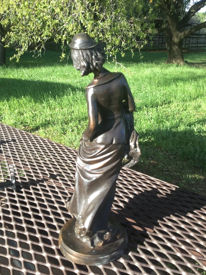 Elegante estatua de mujer de bronce de 15 pulgadas de alto Foto 4 de 4