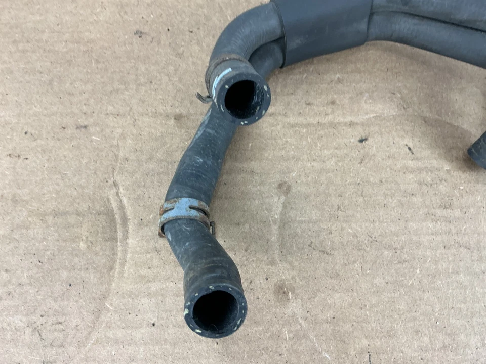 Audi A5 Quattro 2013-2016 tubo de refrigerante de agua/manguera 8K0819337A fabricante de equipos originales Foto 2 de 4