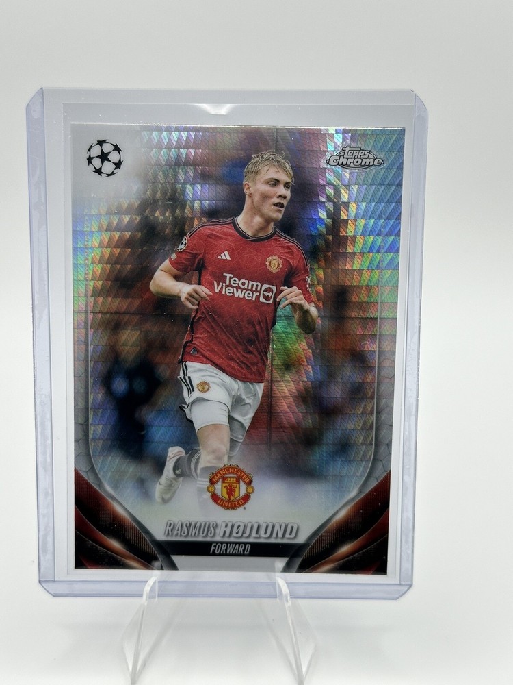 2023-24 Topps Chrome UEFA Rasmus Hojlund #131 Prism Refractor Man Utd RC