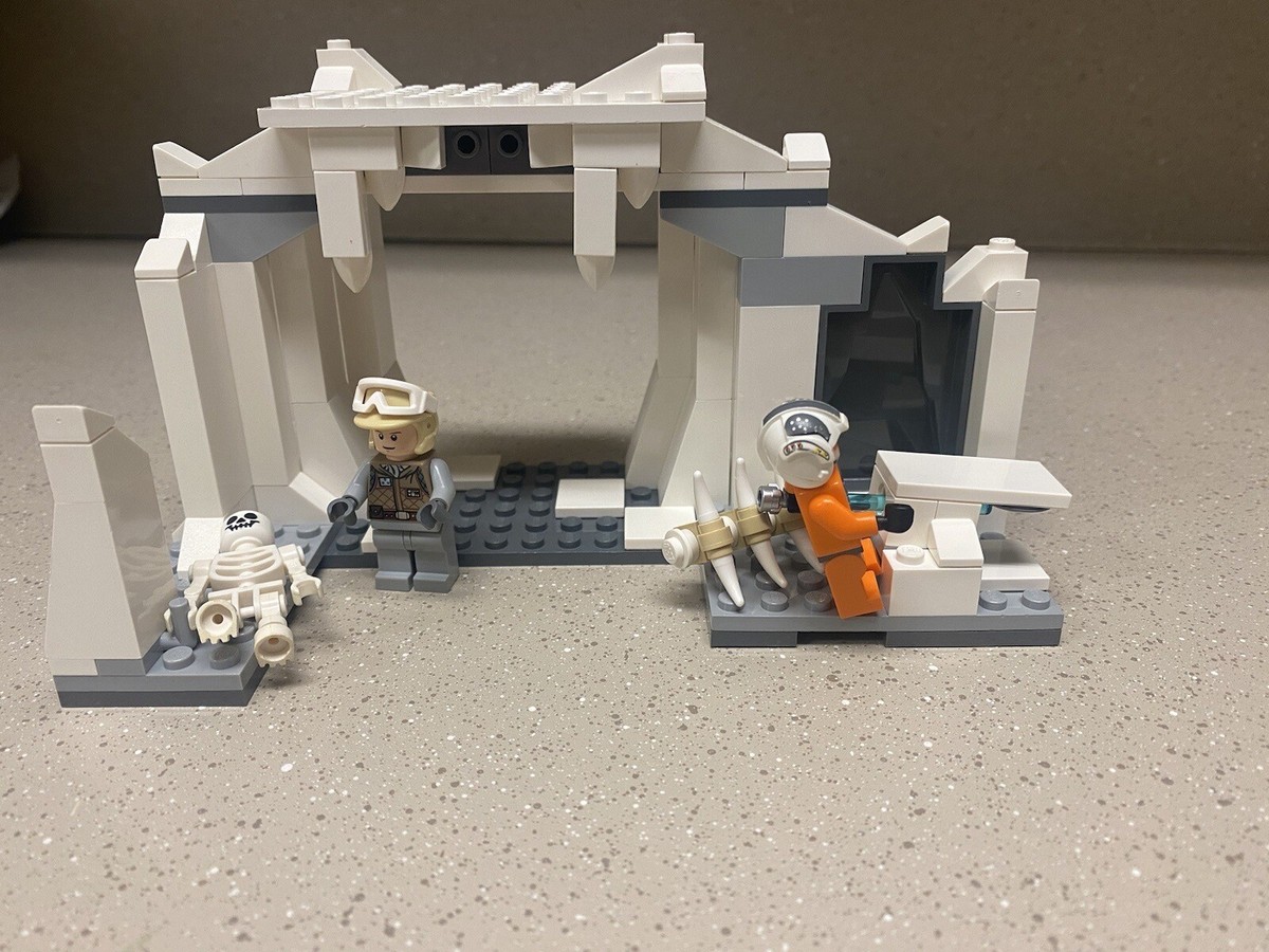 LEGO Star Wars: Hoth Wampa Cave 8089 -99 % complete - No