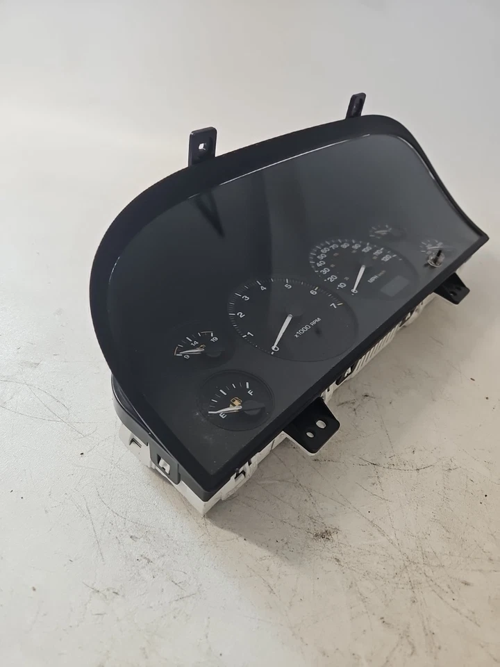 Cuadro de instrumentos velocímetro Jeep Grand Cherokee 02-04 223.351 millas Foto 3 de 4