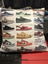 NIKE SB THROW PILLOW