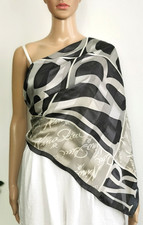 Nina Ricci Seidentuch. Gebraucht in gutem Zustand. 100% Seide. 87cm*87cm