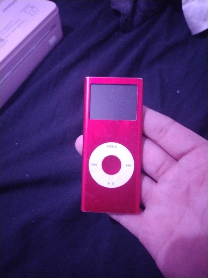 Apple iPod Nano 2nd Generation Red 8GB Model A1199 - Image 2 of 4