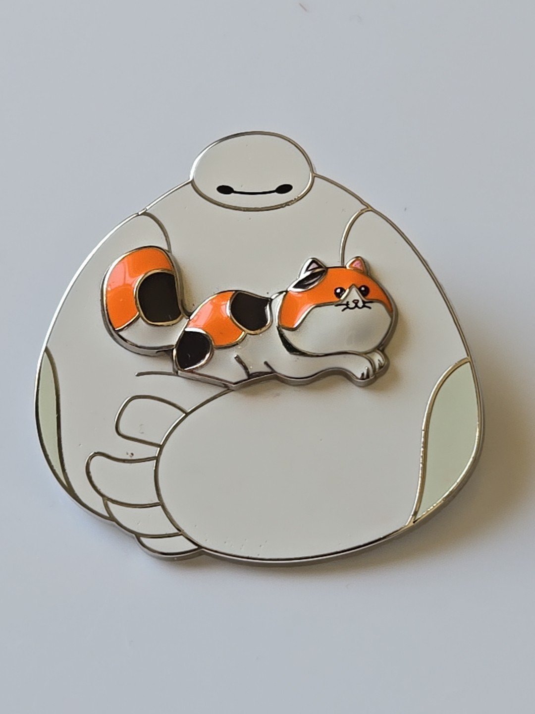 2022 Disney Big Hero 6 Baymax Holding Mochi Cat 3D Trading Pin