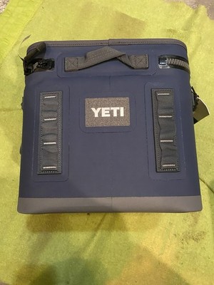 YETI Hopper Flip 12 Portable  Soft Leakproof Cooler, Navy NEW W/ TAGS - Branded