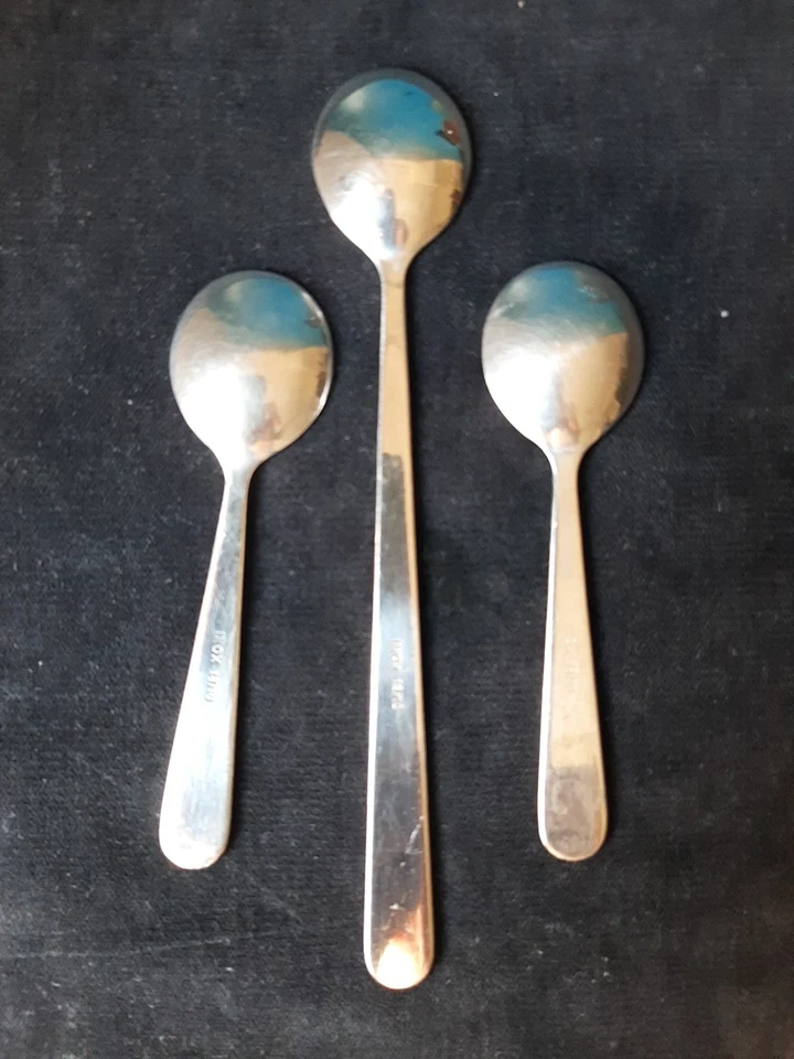 TRE CUCCHIAINI ILLY CAFFE' ACCIAIO INOX 18/10 DUE UGUALI UNO PIU' LUNGO - Immagine 2 di 3