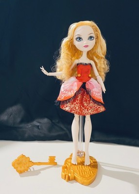Mattel Ever After High Apple White Doll 2012 First Chapter with Stand and Brush