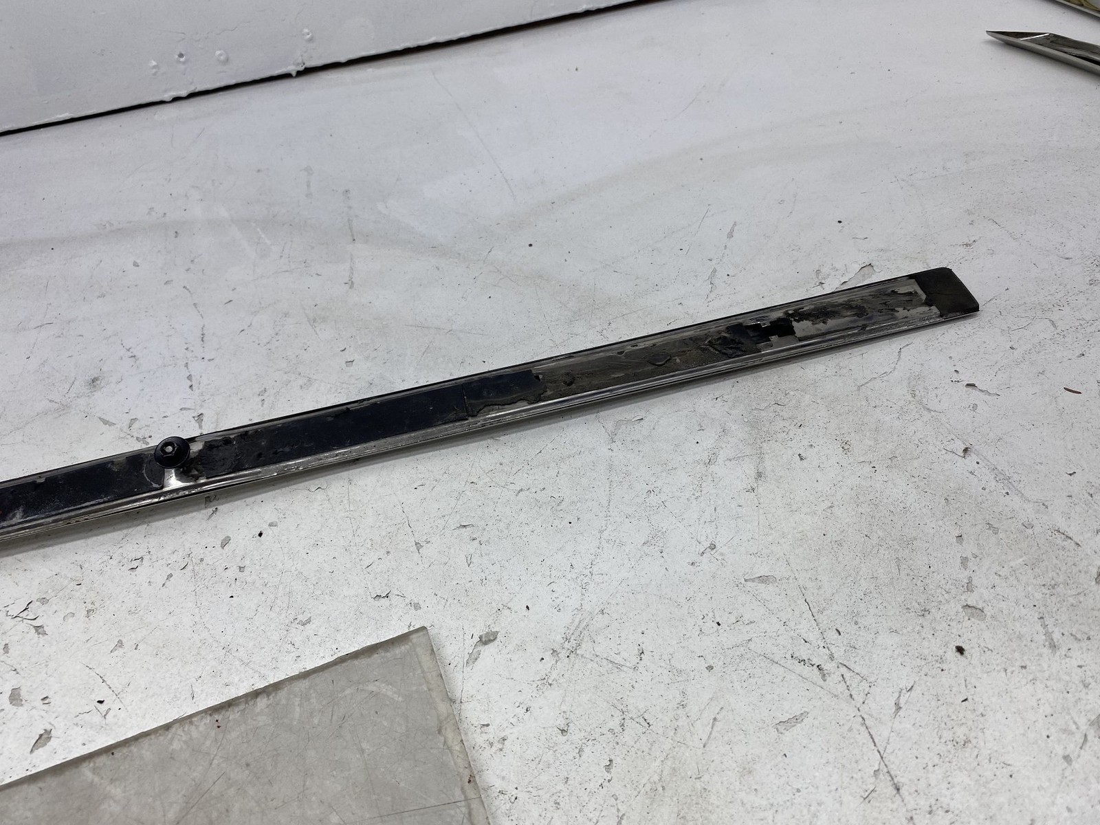 2010-2020 BENTLEY MULSANNE FRONT RIGHT PASSENGER DOOR LOWER MOLDING TRIM CHROME