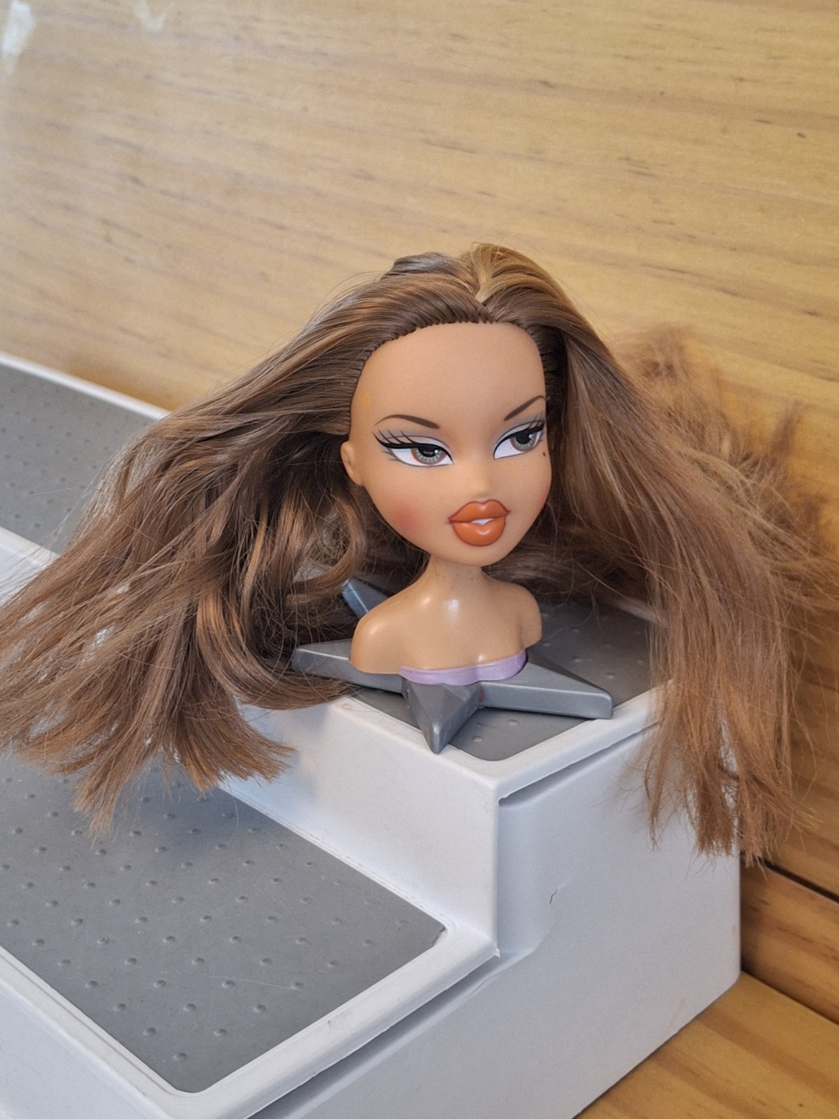MGA 2001 Bratz Doll Head Gamez Fashion Head YASMIN 