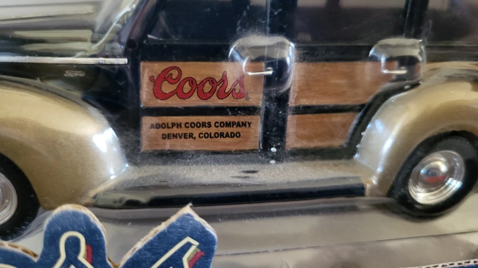 ERTL Collectibles 1940 woody wagon bank new - Image 2 of 4