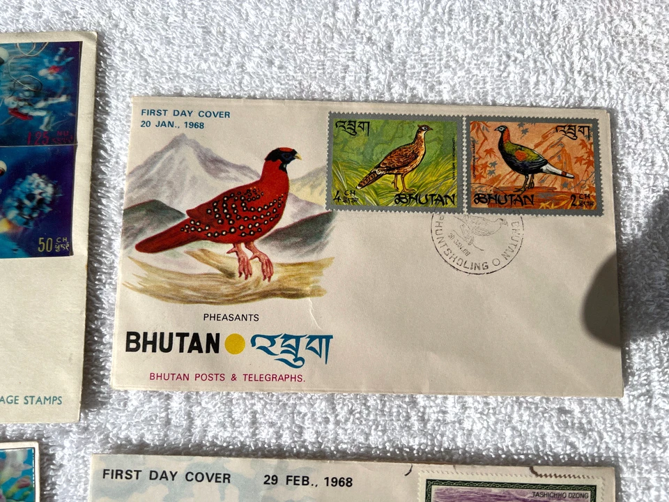 RARO * Sellos 3D de Bután de coleccionistas 1967 y 1986 * Estampillas de cartas de presentación de primer día Foto 2 de 4