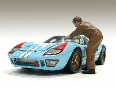 ''RACE DAY 1'' FIGURINE V FOR 1/24 SCALE MODELS BY AMERICAN DIORAMA 76387