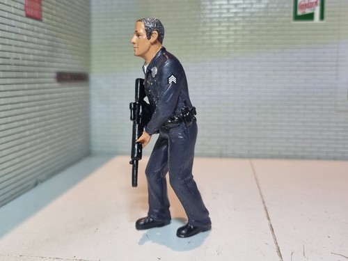 Figure Police Officer USA Highway Patrol Armed Diorama 1:24 G LGB Scale Model - Picture 5 of 6