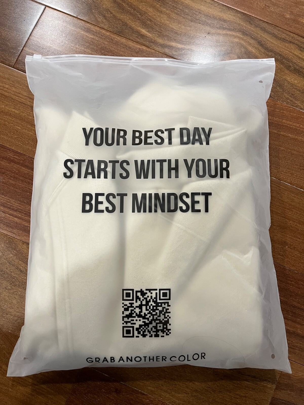 beige hoodie women medium comfrt never worn not even unpacked 