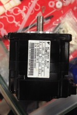1pcs YASKAWA SERVO motor SGMPS-01ACA41  Refurbished