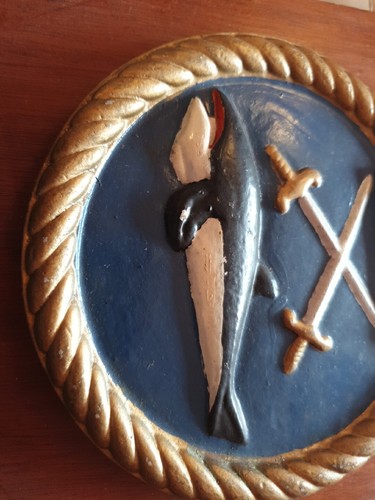 Royal Navy Heraldic Shield: HMS Finwhale - Hand painted On Wooden Plaque - Bild 4 von 9