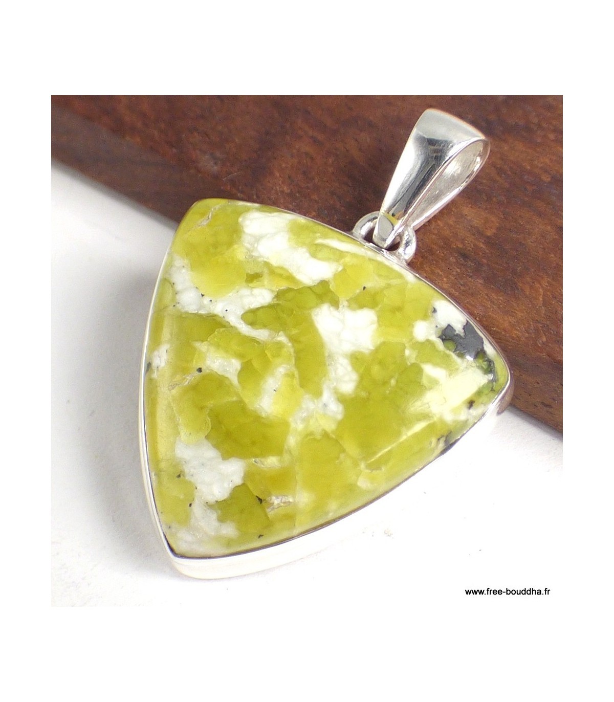 Pendentif lézardite serpentine TW2.5 forme triangle pour harmoniser votre style et vos énergies