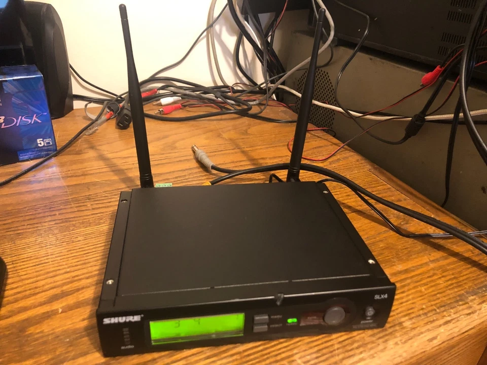 Shure MX890 MX410 10" Desktop Base Microphone SLX4 518-542 MHz Wireless Receiver - Image 2 of 4