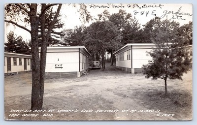 Lake Delton Wisconsin 36 Apartments At Uphoff's Club Rotunda 1940 RPPC Postcard