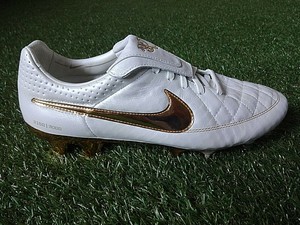 nike tiempo legend 5 ronaldinho