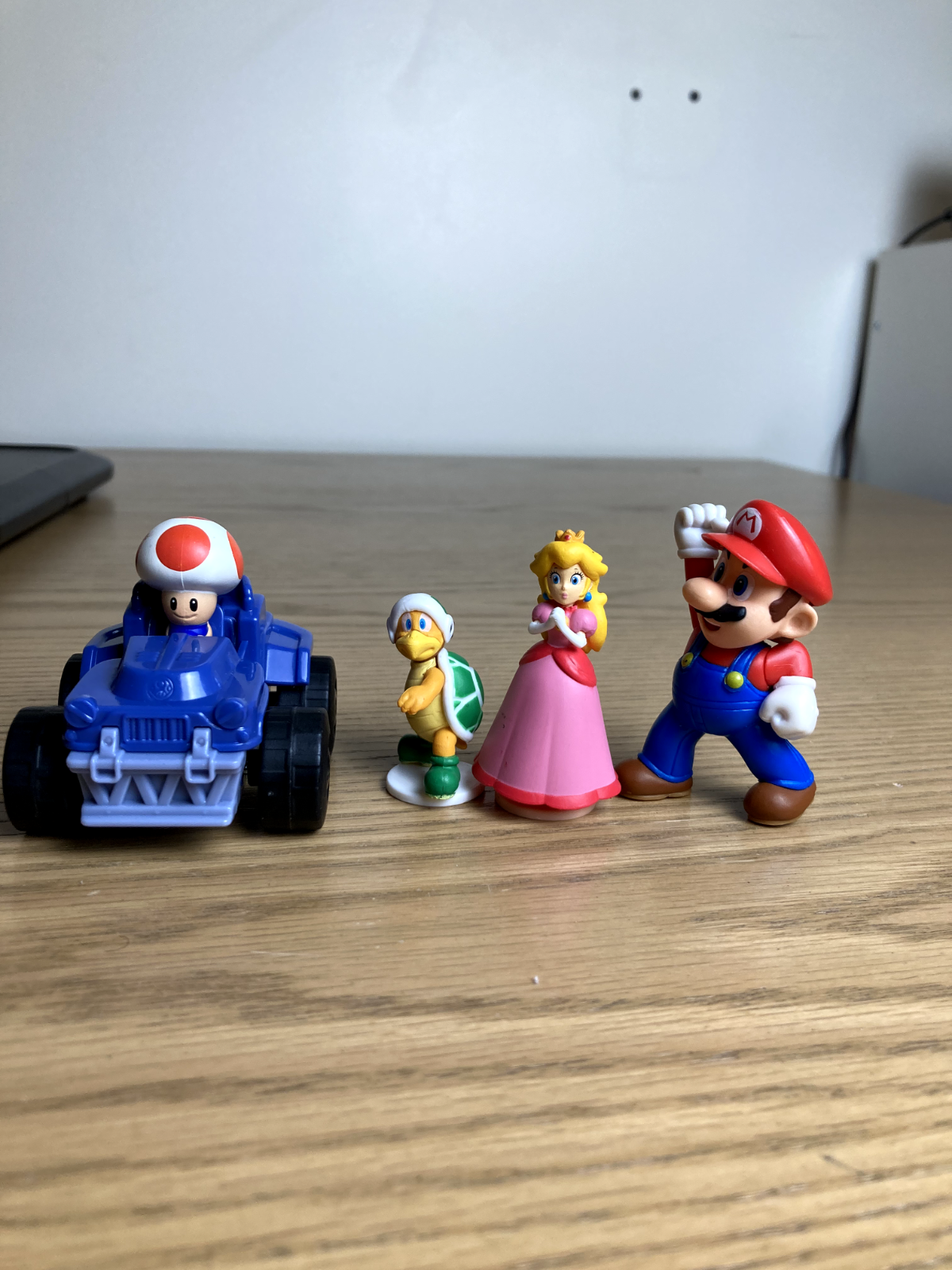 Nintendo Super Mario Bros Figures Lot Of 4 Loose Mini Figures 1.5