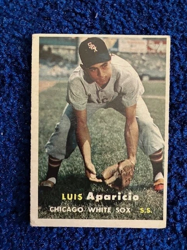 1957 Topps #7 Luis Aparicio VG  (Mk)