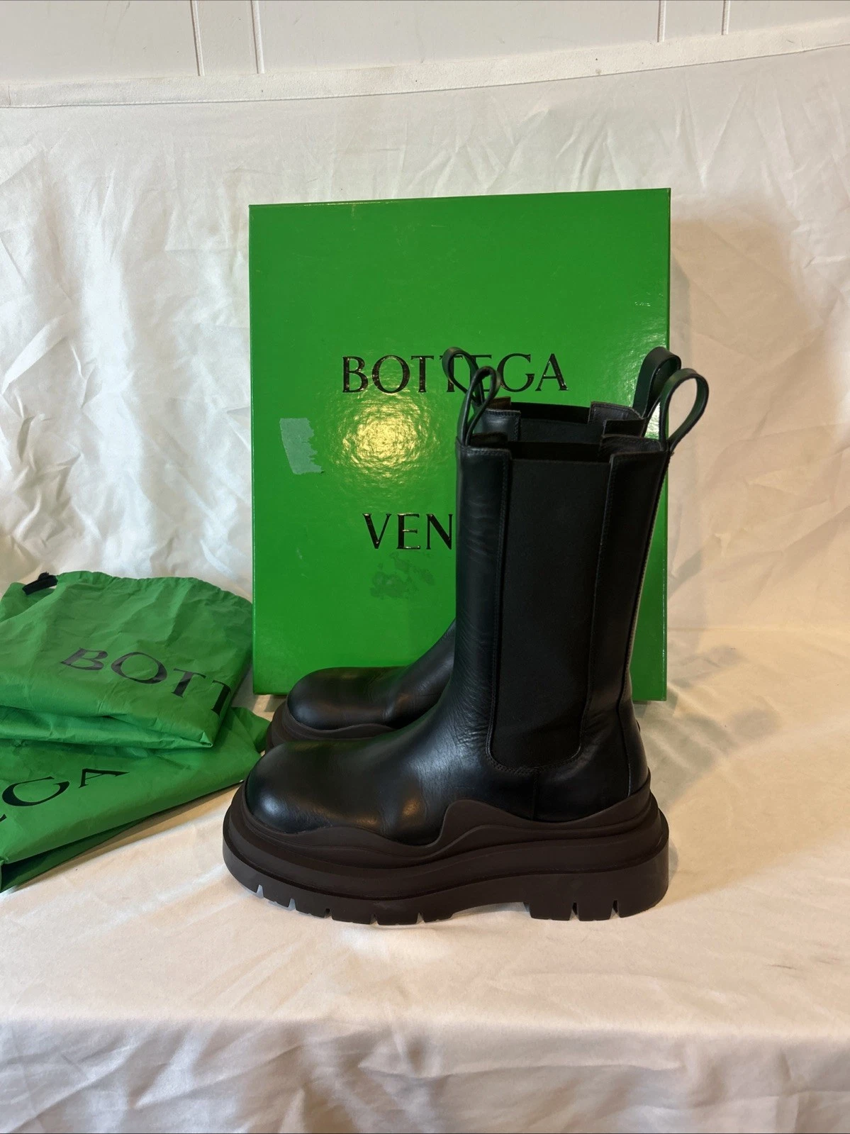 Bottega Veneta Mens Tire Chelsea Boots Black/ Brown Camping size 38 Lady’s 7.5