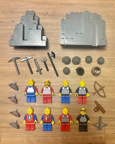 LEGO lot of castle minifigures. vintage crusaders, black knights, mining