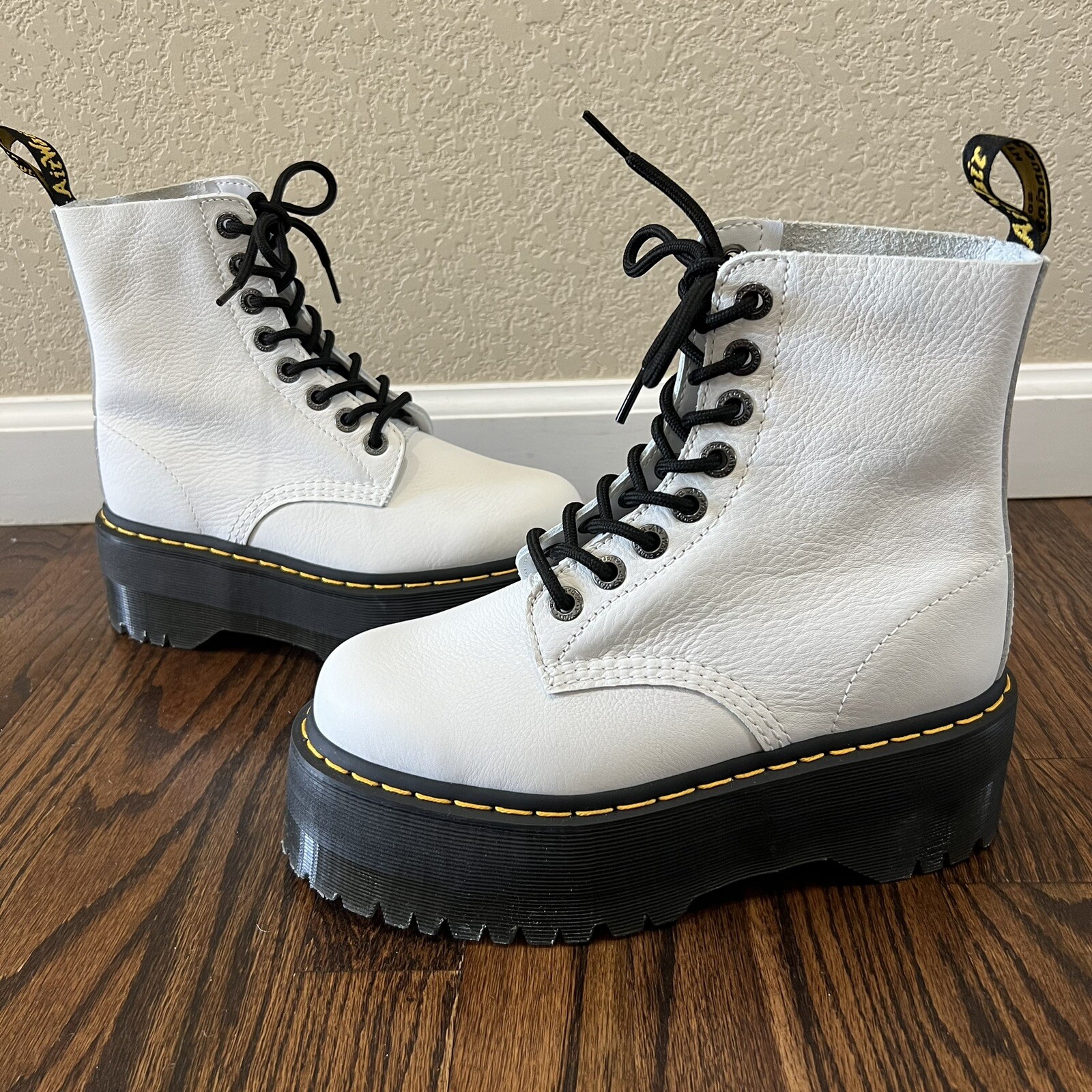 DR. MARTENS 1460 Pascal Max Optical White Platform Boots Women’s Size 7 Sold Out
