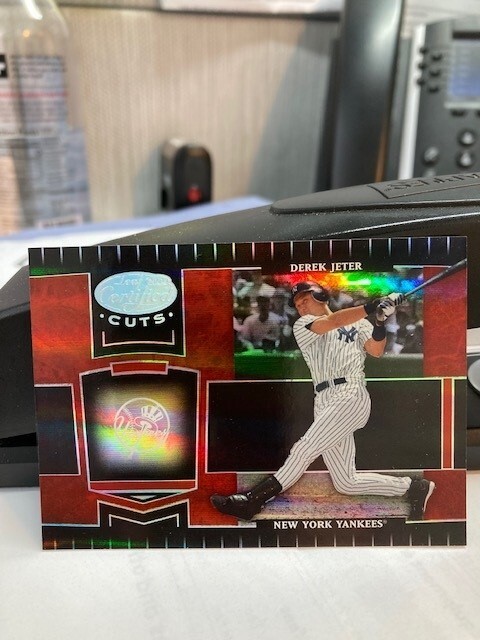 2004 Leaf Certified Cuts Derek Jeter Red/100 NR-MT