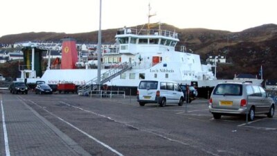 Foto 6x4 Das ''Loch Nibheis'' Courteachan Verladung vor dem Segeln für c2005