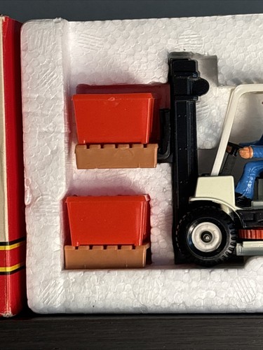 Allis Chalmers Lift Truck 1/32 diecast forklift replica collectible by Corgi - Picture 5 of 8