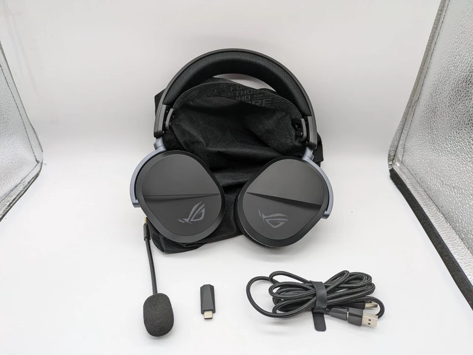 ASUS ROG Pelta kabelloses RGB Gaming Headset Bluetooth, 2,4 GHz, USB-C) - Bild 3 von 4