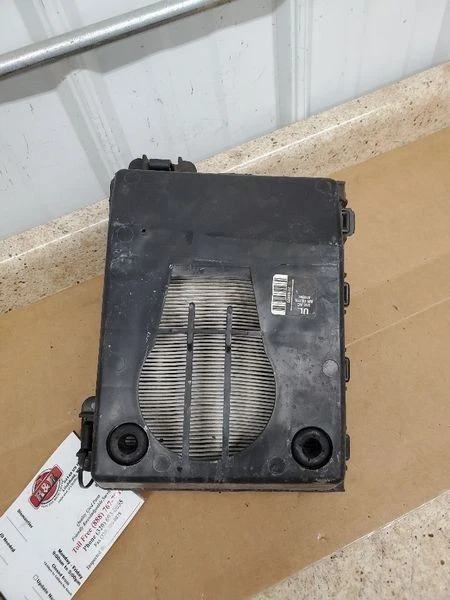 1996 1997 1998 1999 Cadillac DeVille Air Box Cleaner Used - Image 2 of 2