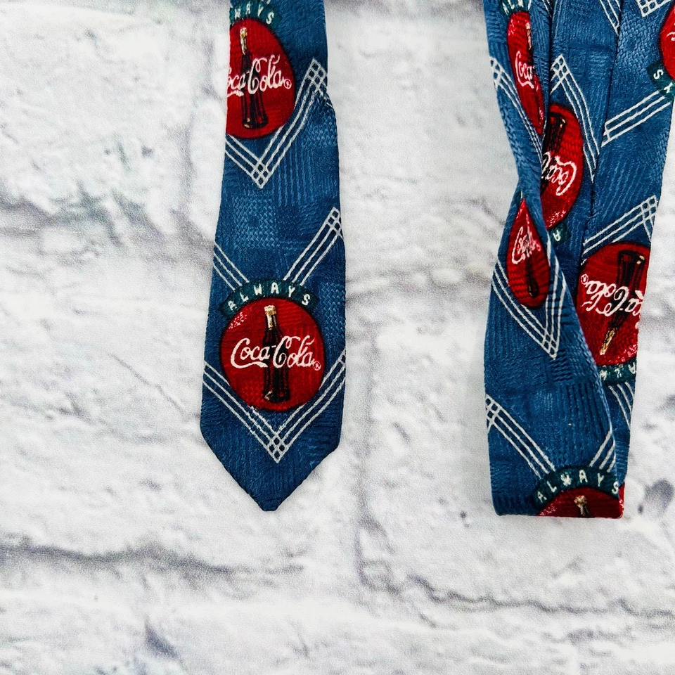 Corbata retro de seda para hombre COCA COLA 4"x58,5" gris/azul/rojo Foto 4 de 4