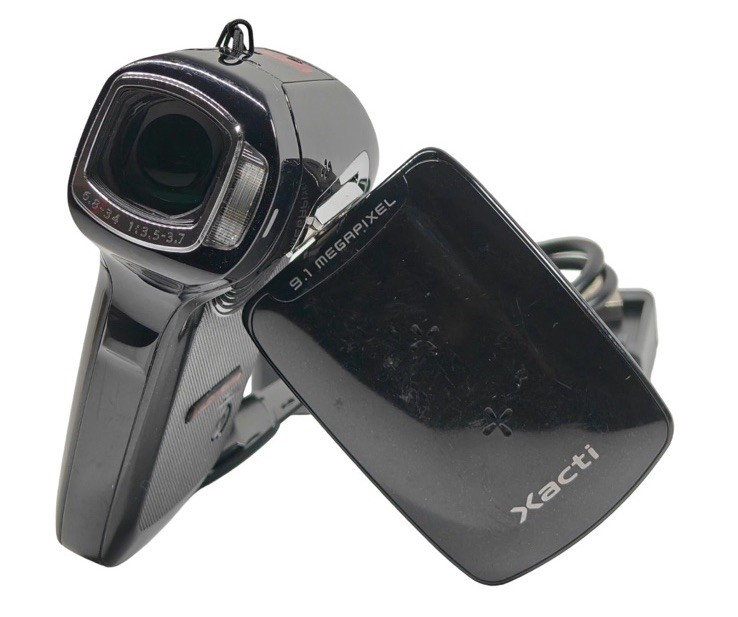 Sanyo Xacti VPC-CG9 9.1MP Compact Camcorder 9.1MP CMOS Standard