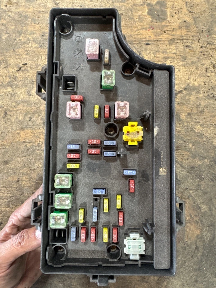 2007 07 PATRIOT CALIBER COMPASS FUSEBOX POWER RELAY TIPM MODULE BCM P04692207AF - Image 3 of 4