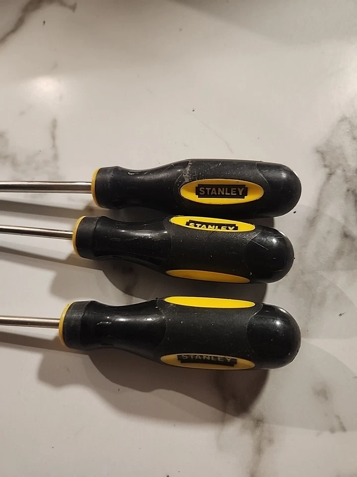 Set of 3 Vintage Stanley Screwdrivers 6" Slot & 3" Phillips Bright Yellow Black - Image 2 of 4
