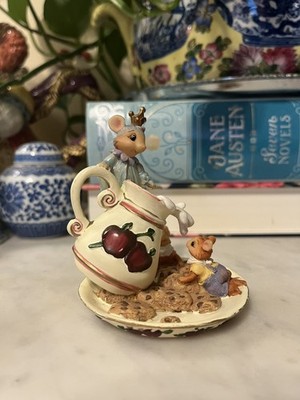 Mouse in the House ''MILK and COOKIES'' Mini Teacup 70003 1999 Fairy Cast Art Inc