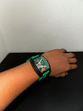 Tonneau Analog Wristwatch Black Case/Bezel Gr...