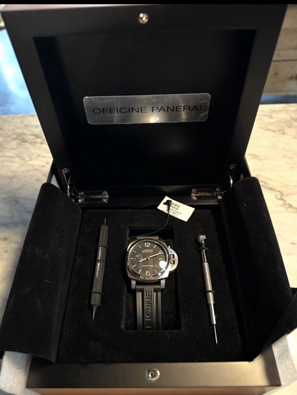 Panerai Luminor Marina Men's 42mm  Black Watch - PAM00392 - Full Set image 4