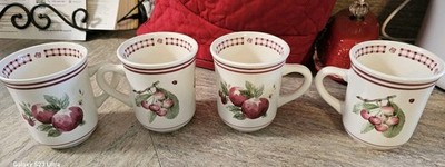 Set of 4 Discontinued Pfaltzgraff ''Delicious'' 4'' Coffee Mugs