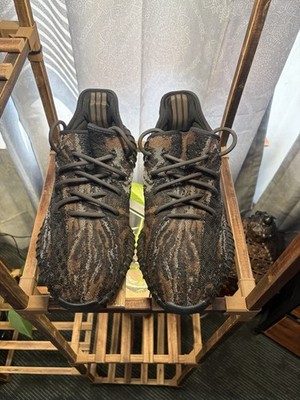 adidas Yeezy Boost 350 V2 Men s Low Top Lace-Up Sneaker Black Brown Gray