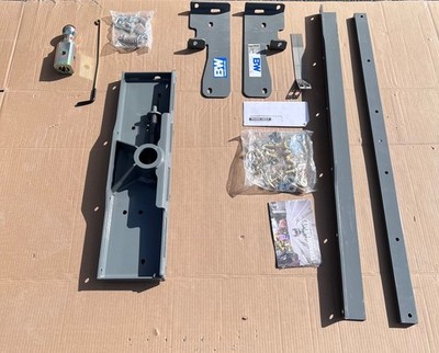 New Gooseneck Hitch System Chevy Silverado 2500 GMC Sierra 2500 HD Truck
