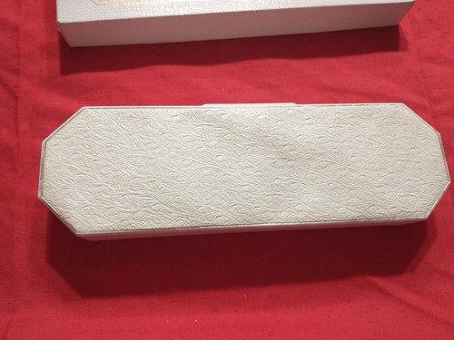1950s Bulova Vintage Excellence Collection White Watch Box Case With Booklet - Picture 2 of 14