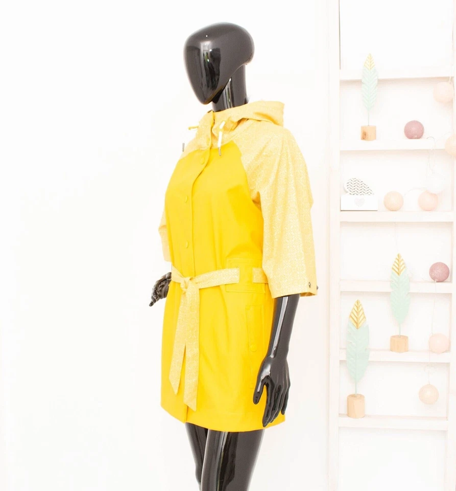 Helly Hansen Women's Kirkwall Festival Poncho Waterproof Yellow Belted Jacket M - Image 3 of 4